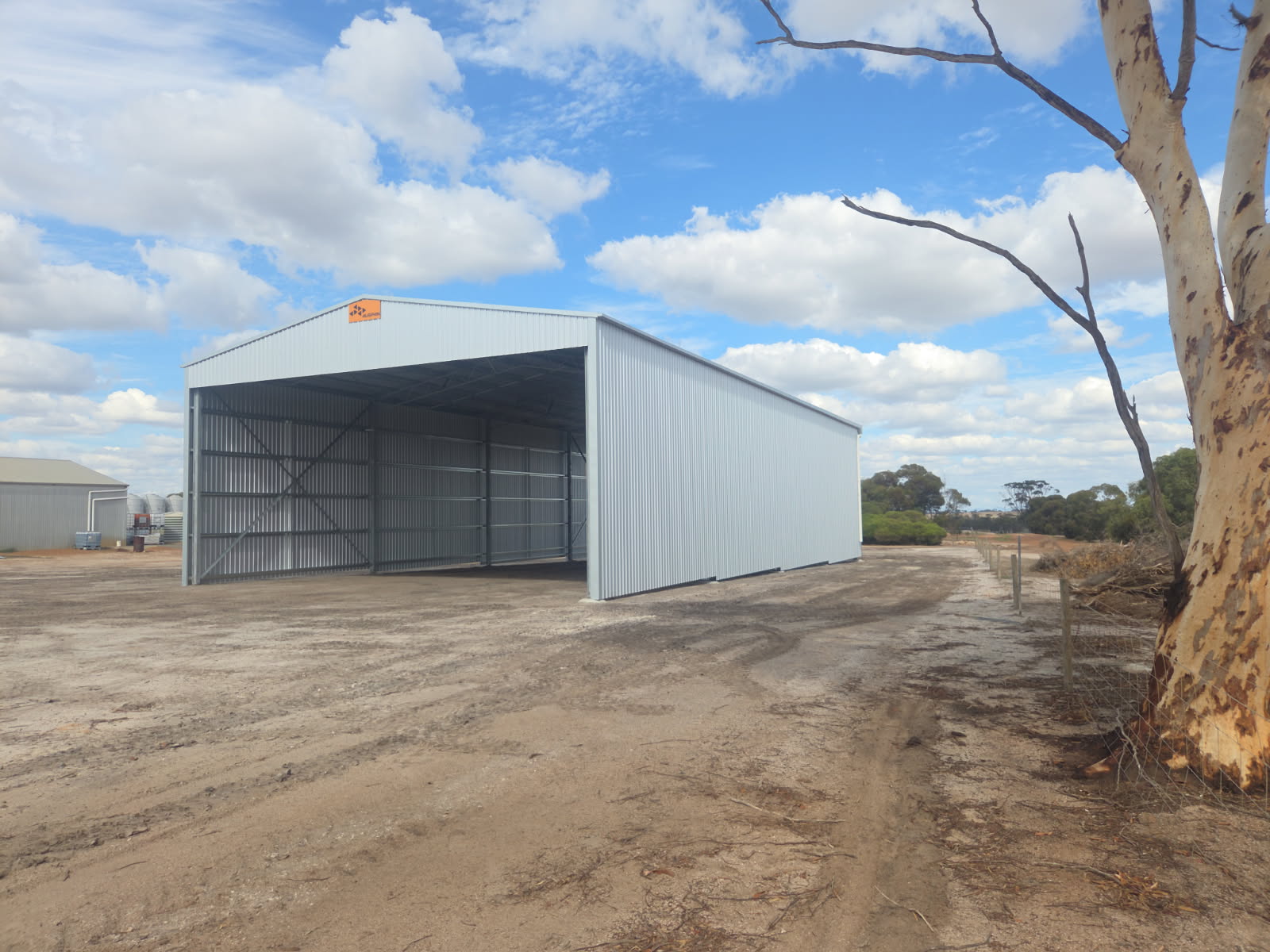 machinery shed in broomehill